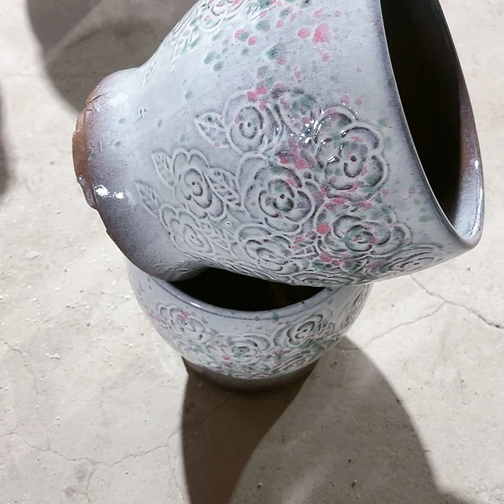 红陶口径18高度20两只瑕疵