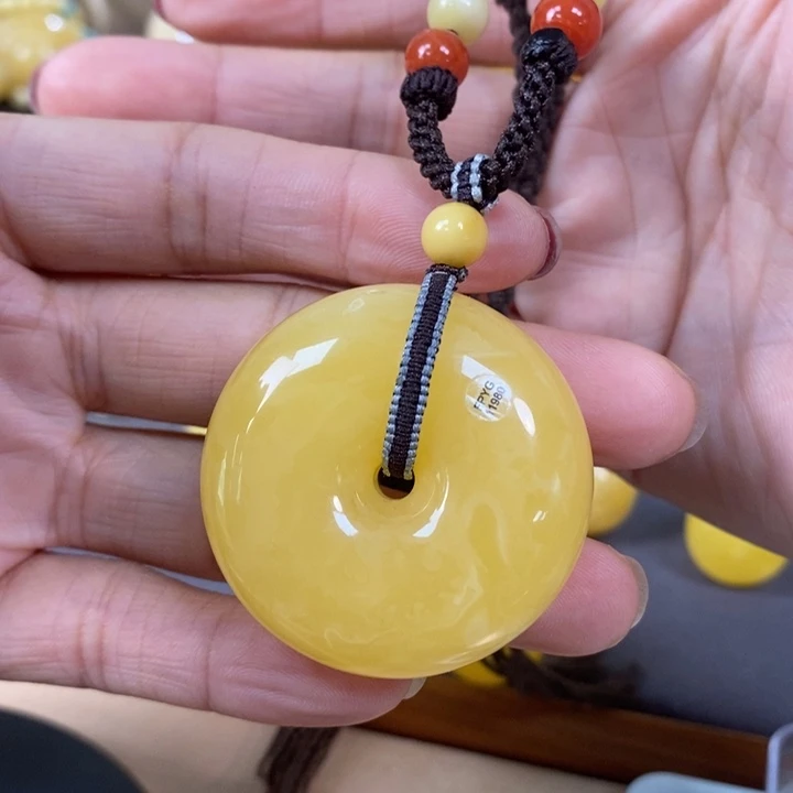 琥珀裸石未镶嵌平安扣