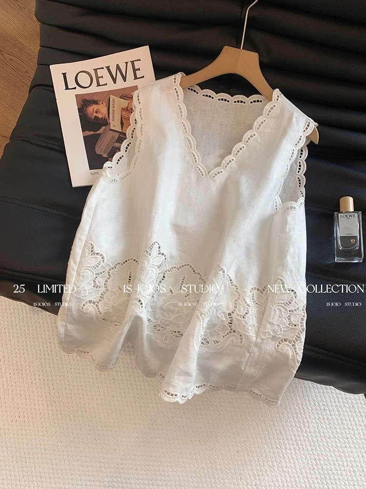 白色老钱风镂空刺绣V领亚麻背心女夏气质高级感百搭宽松无袖上衣