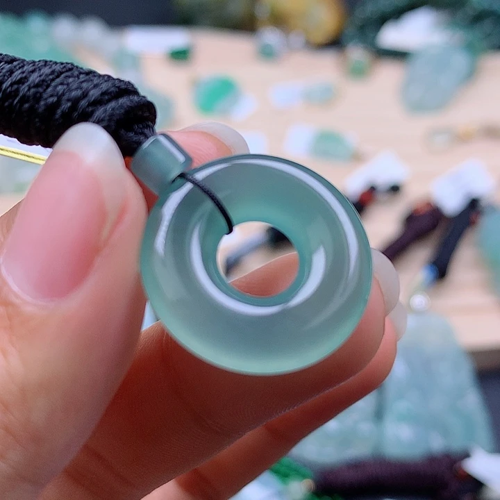 【闪购商品】翡翠颈饰未镶嵌翡翠吊坠