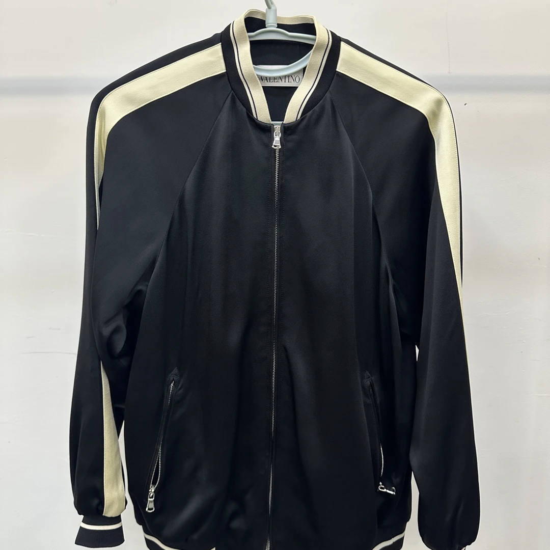 99新 Valentino/华伦天奴 华伦天奴棒球服套装外套+短裤6600027