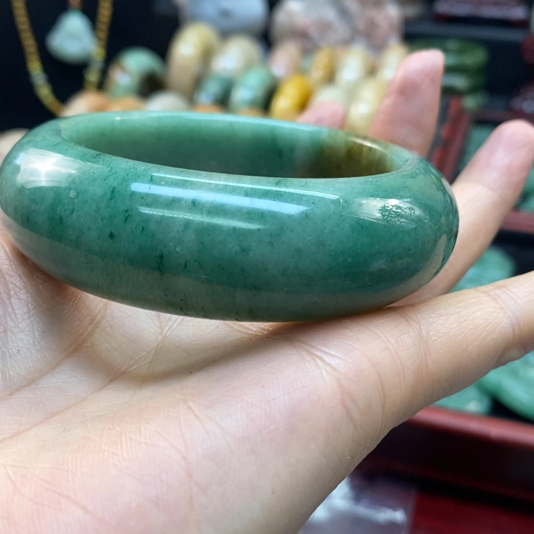 石英质玉手镯未镶嵌龙*