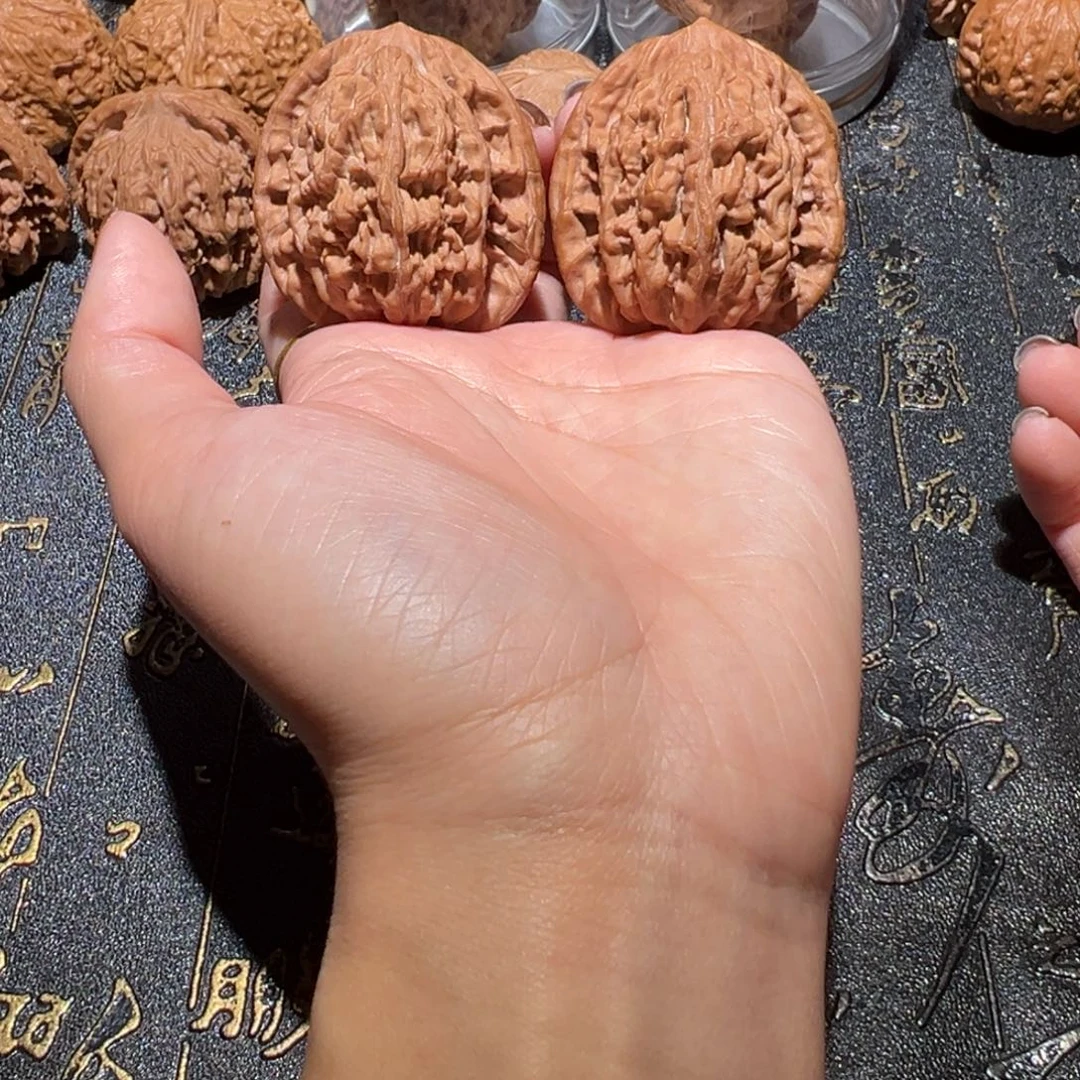 文玩核桃吊坠虎头40手把件98