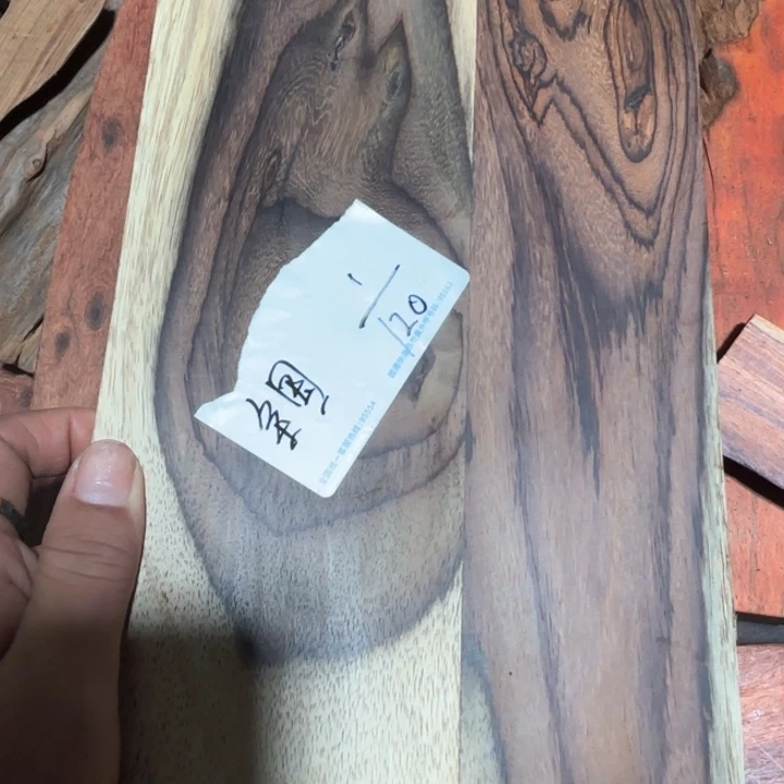 大叶紫檀（黑酸枝木类）