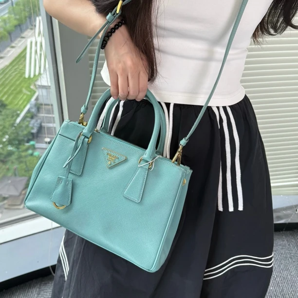 95新 Prada/普拉达 prada/斜挎包/sk727