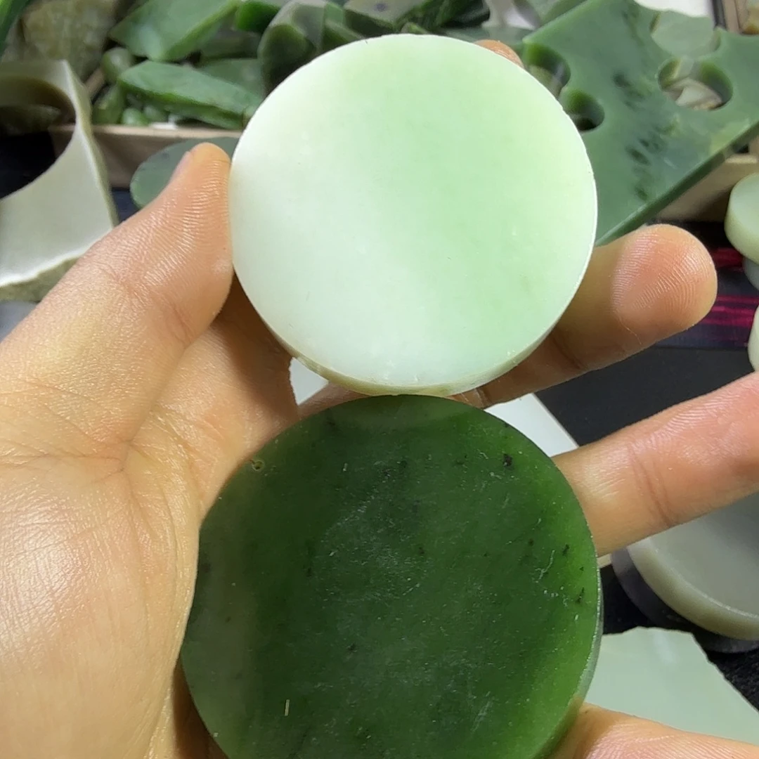 用***1和田玉（糖玉）未镶嵌挂件