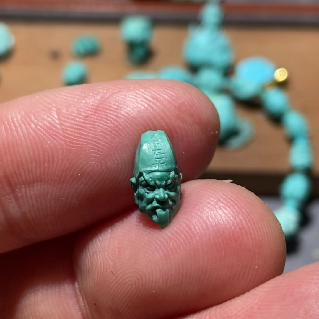 绿松石颈饰未镶嵌