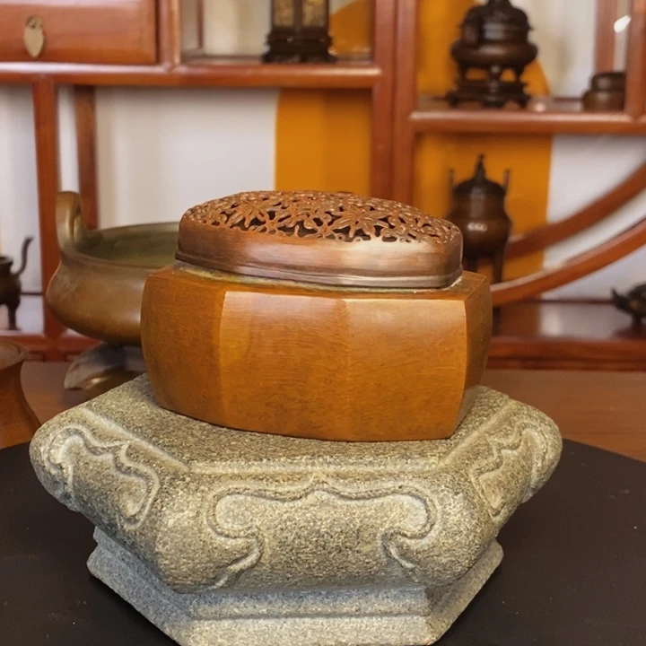 金属铜炉厂区位于江苏苏州