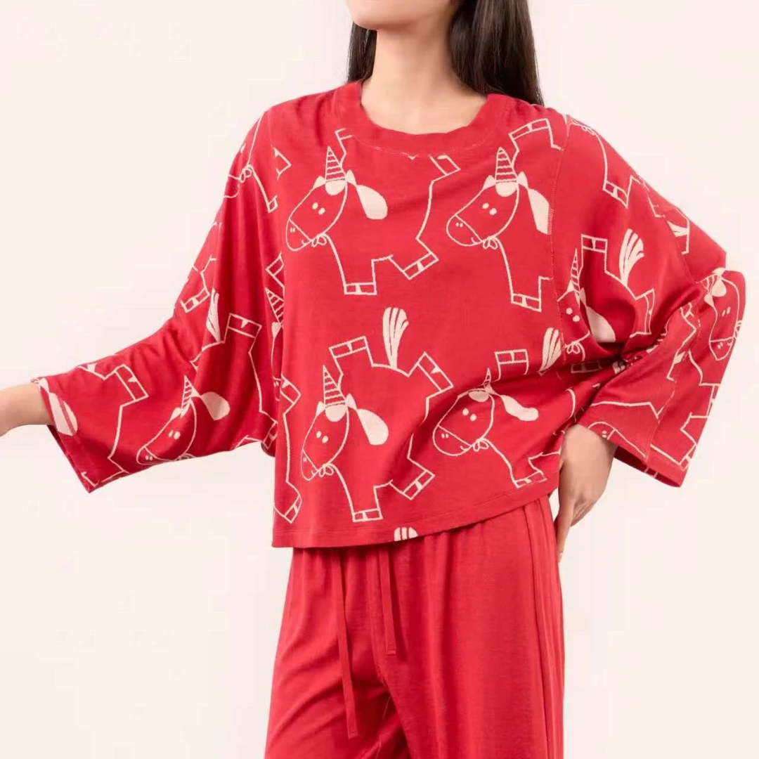 宽画KH98058新款小马奔腾系列圆领女士可外穿家居服套装