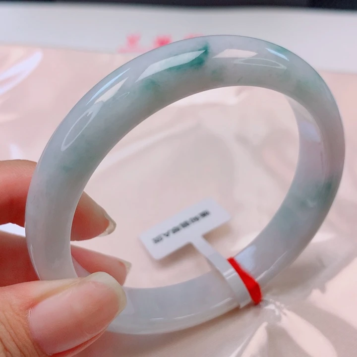 翡翠手镯未镶嵌58圈