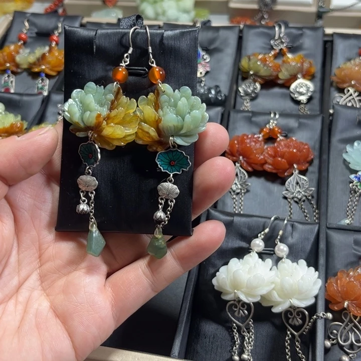 蛇纹石玉耳饰未镶嵌