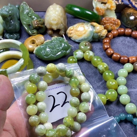 未镶嵌蛇纹石玉手链