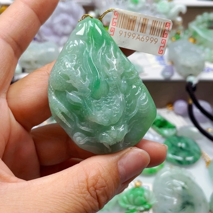 吊坠(不含链)未镶嵌翡翠
