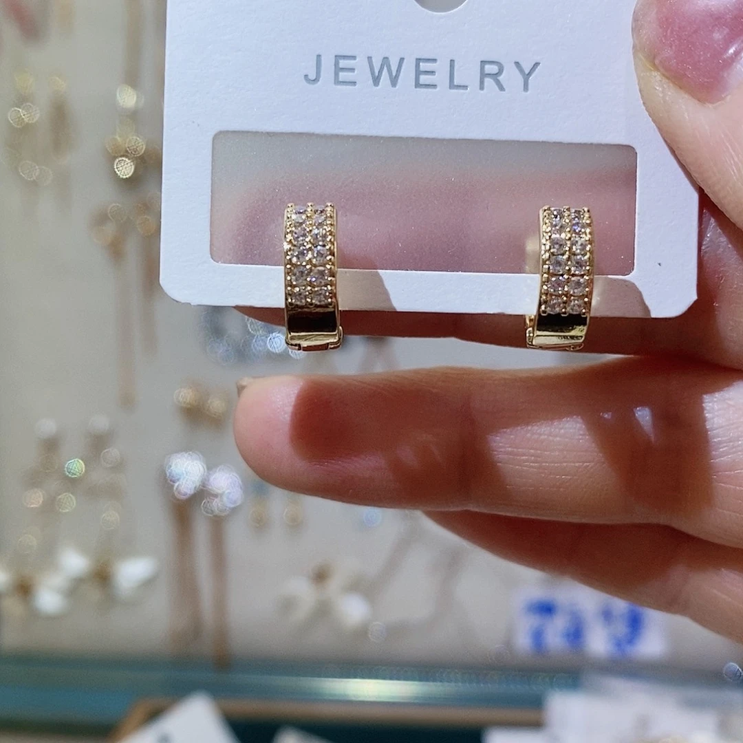 淡水珍珠银S925镶嵌耳饰