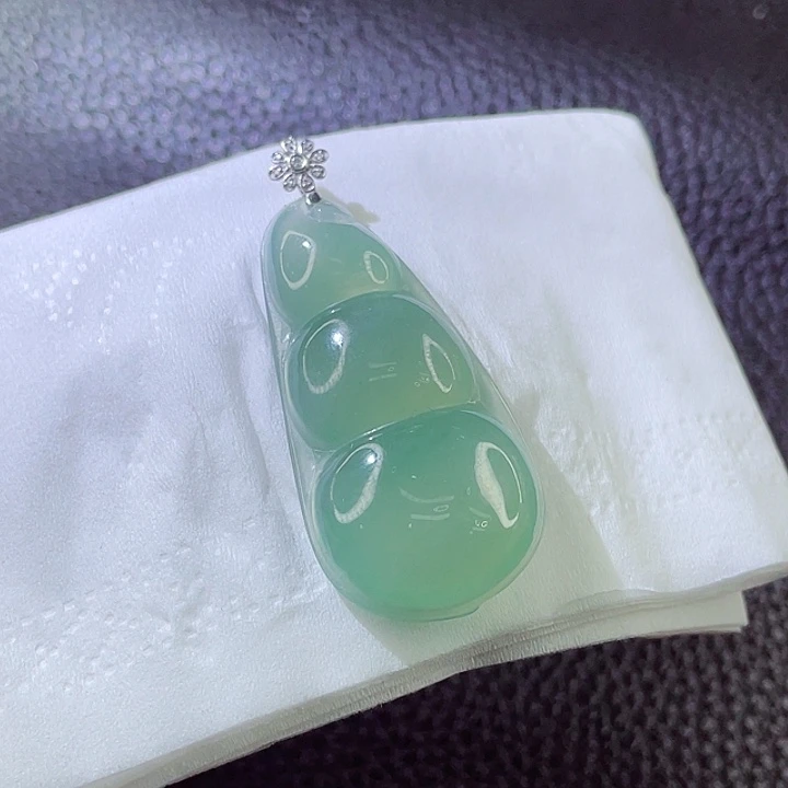 翡翠颈饰18K金镶嵌翡翠