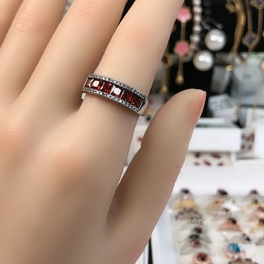 石榴石戒指银S925镶嵌天然石榴石戒指s925银镶嵌