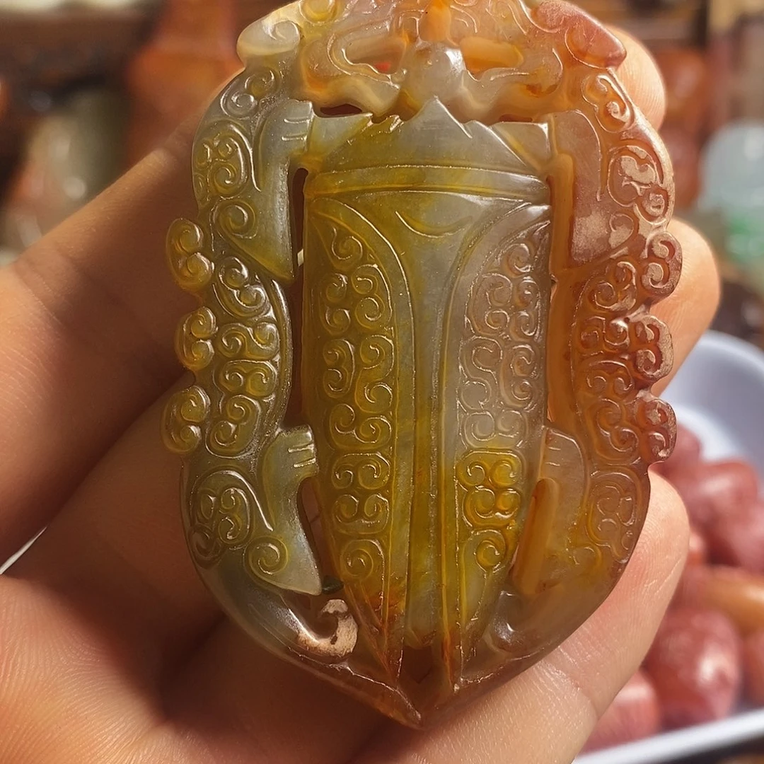 未镶嵌岫岩老玉（透闪石质玉）挂件