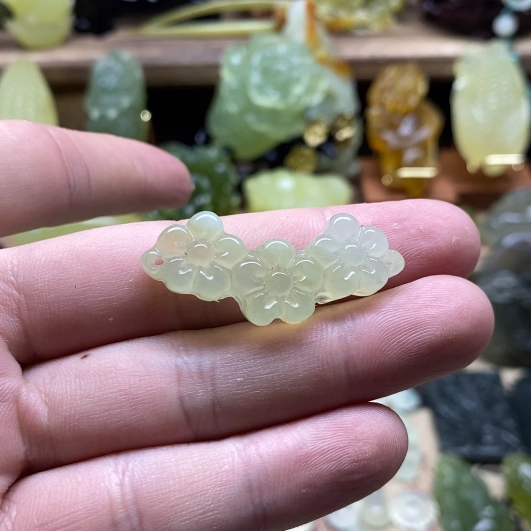 岫玉未镶嵌小花玉衡吊坠