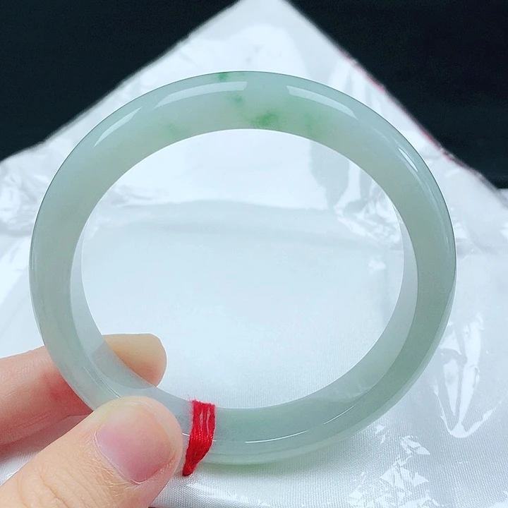 翡翠手镯未镶嵌天然翡翠手镯