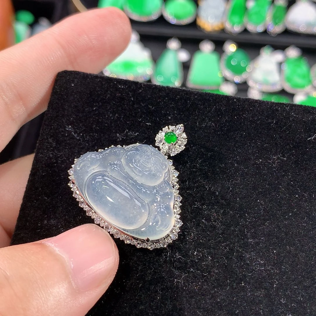 翡翠18K金镶嵌颈饰