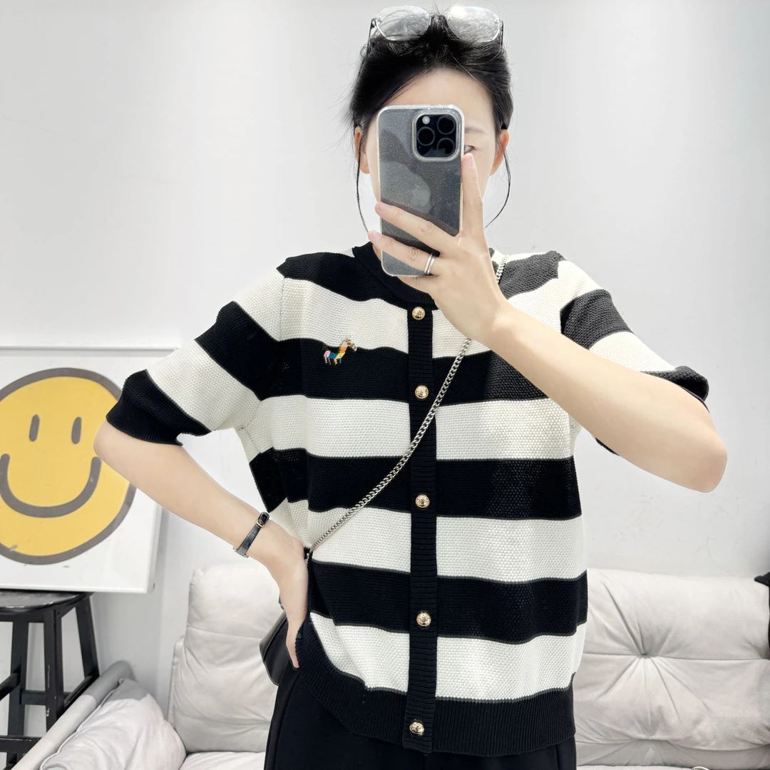 【店夫人定制】2025春夏新品 韩版刺绣小马减龄很显瘦的粗条纹上衣