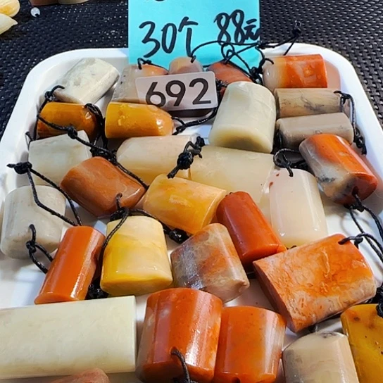 印石青田石老挝石椭圆随形印章30个88元，尺寸2-3公分