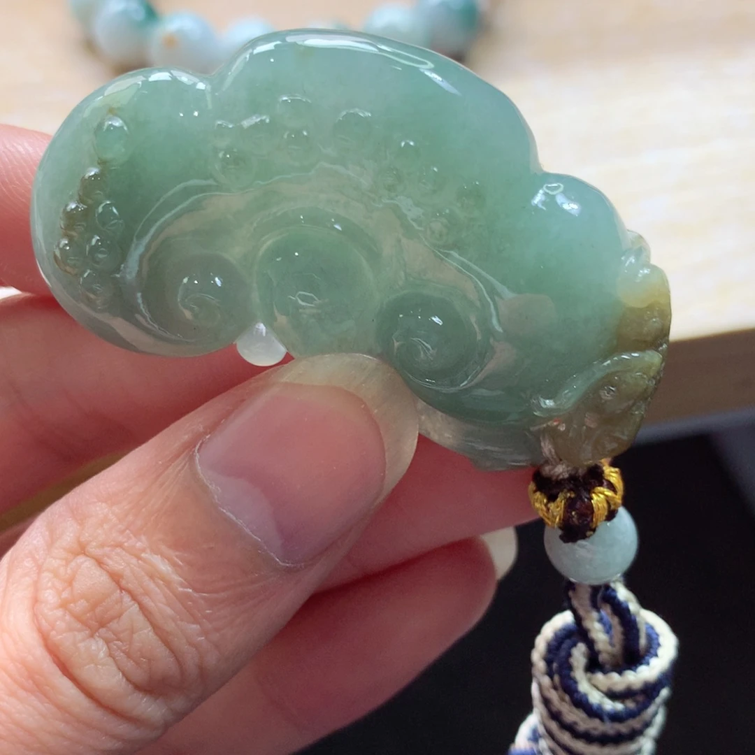 翡翠未镶嵌颈饰吊坠