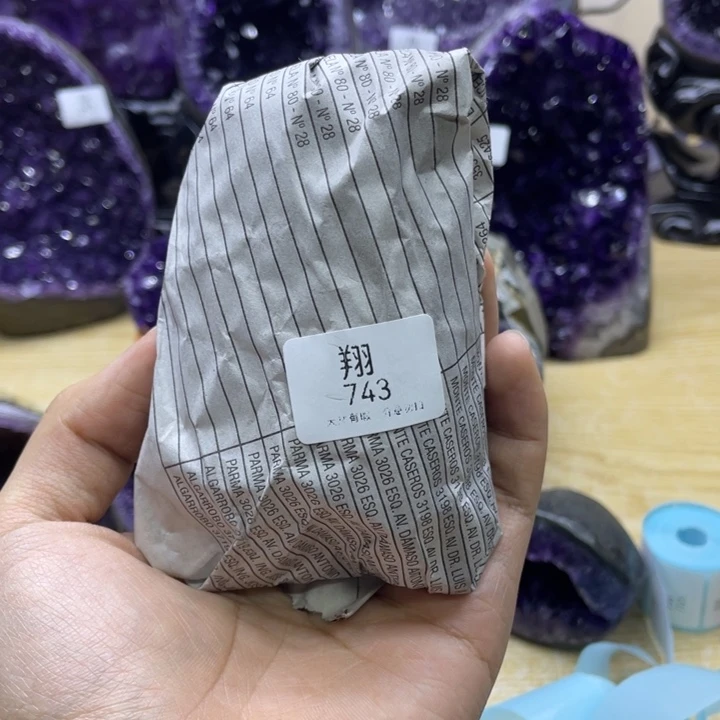 未镶嵌大型摆件（非配饰）紫晶依****孜