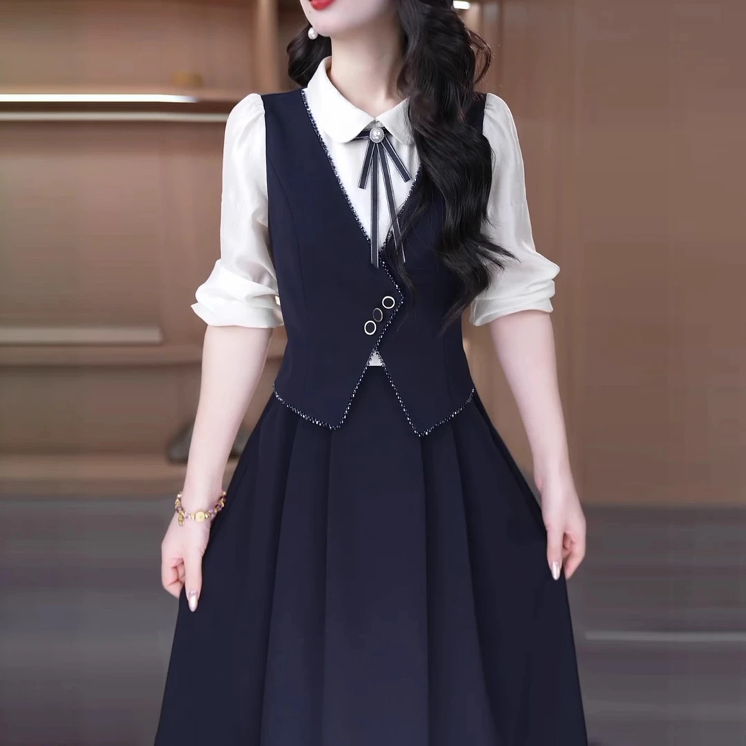 拼接休闲风时尚气质连衣裙2025秋季名媛小个子法式收腰