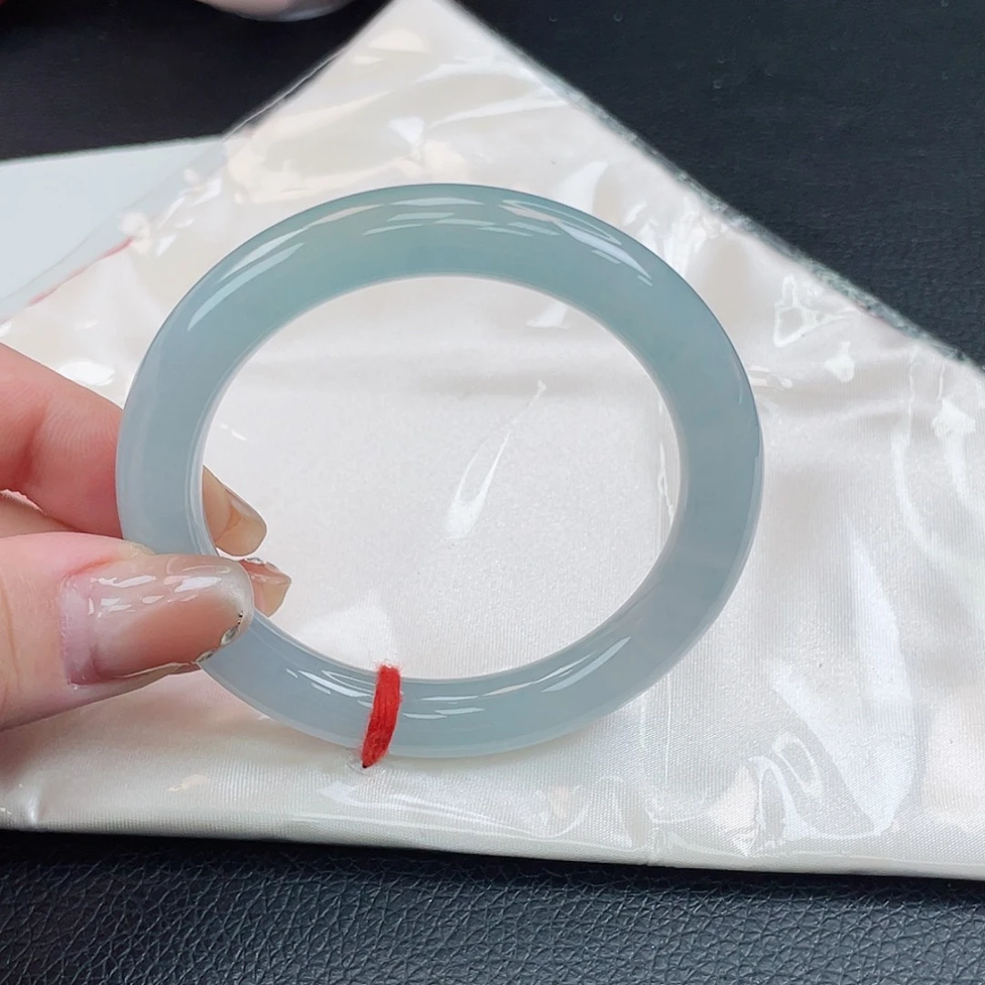 翡翠未镶嵌手镯54圆条天空蓝