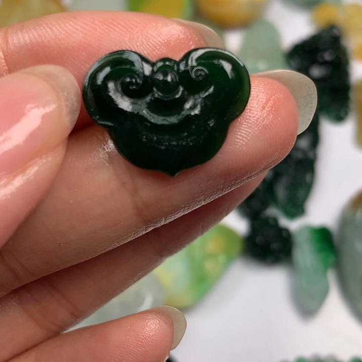 定制翡翠未镶嵌翡翠