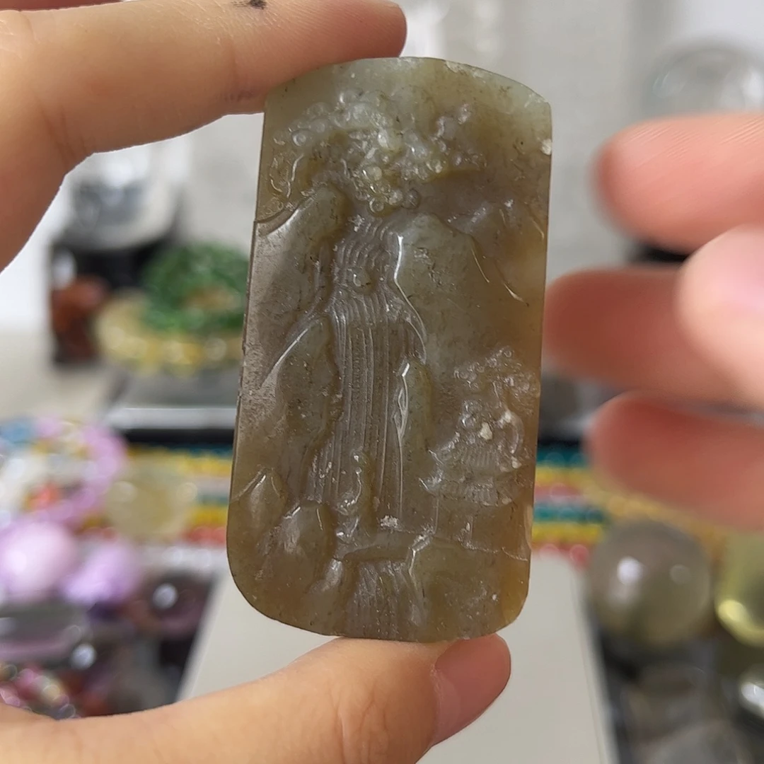 颈饰未镶嵌和田玉矿坑