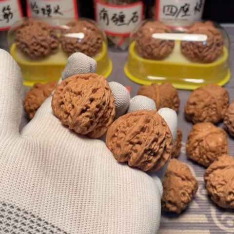 文玩核桃把件三角白39