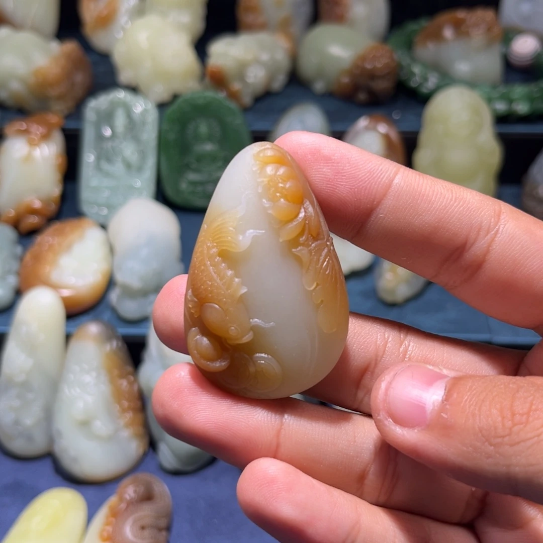 和田玉未镶嵌挂件健**安