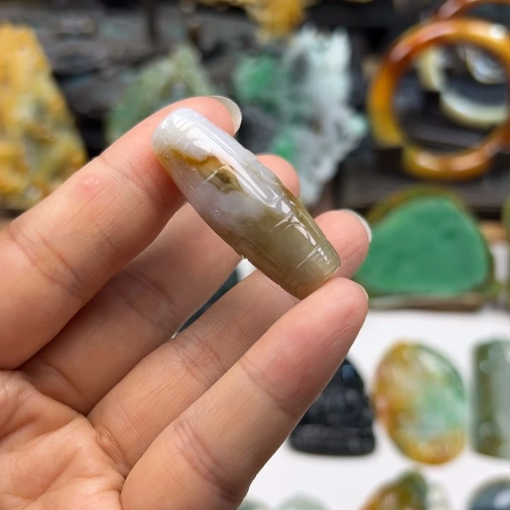 翡翠未镶嵌颈饰天zhu