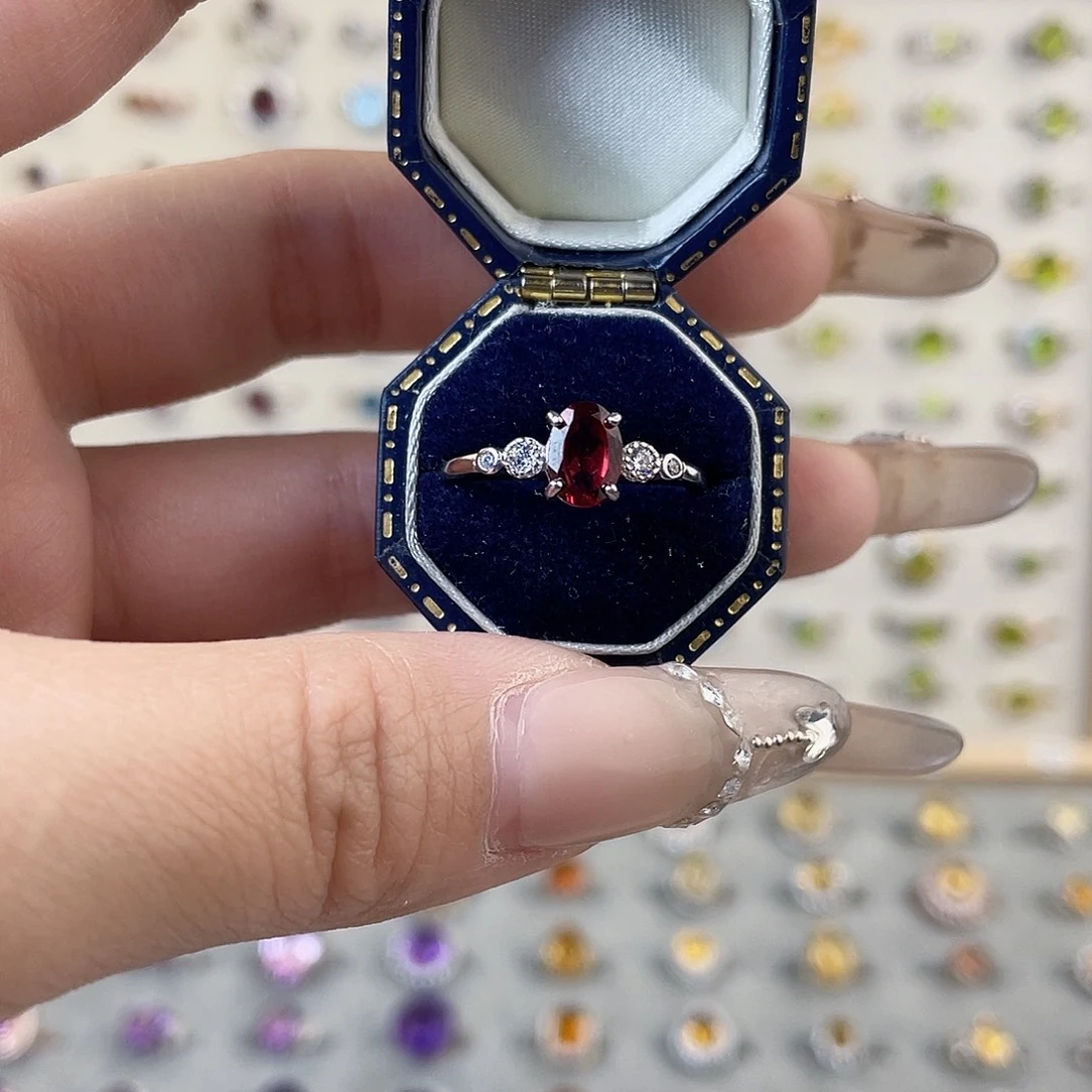 石榴石银S925镶嵌戒指三石款戒指