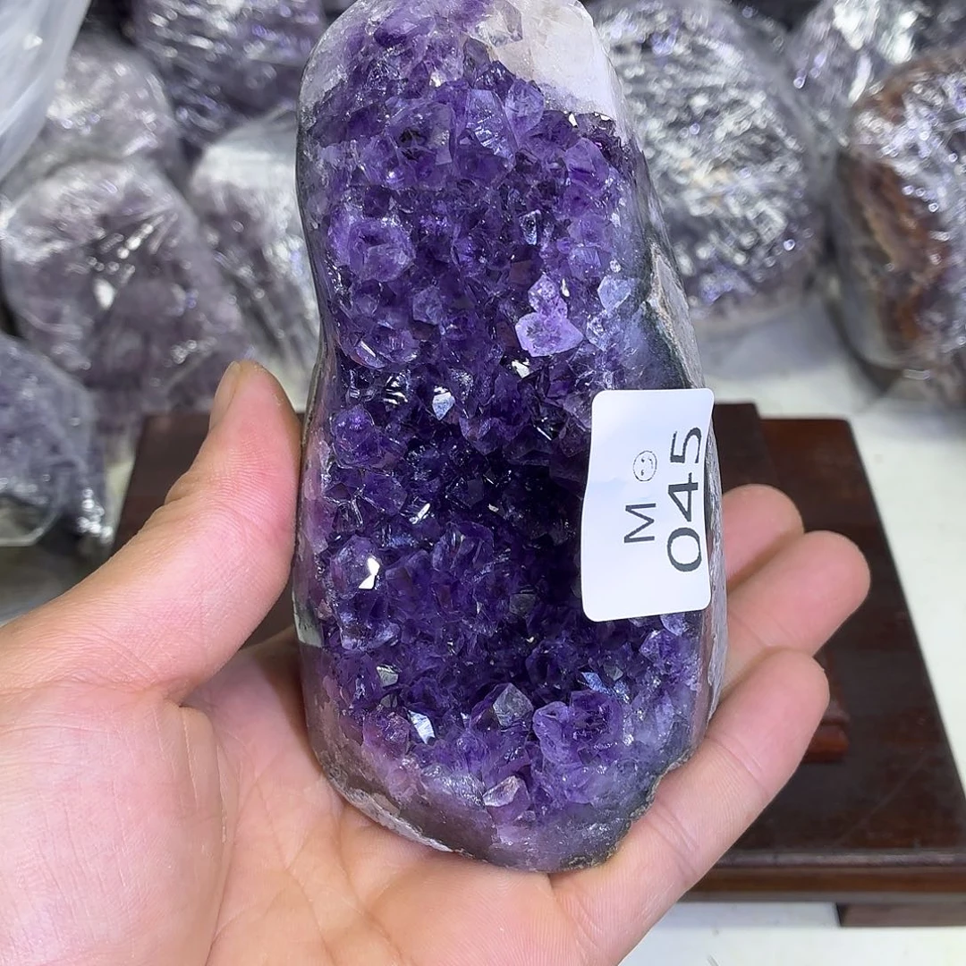 未镶嵌水晶大型摆件（非配饰）