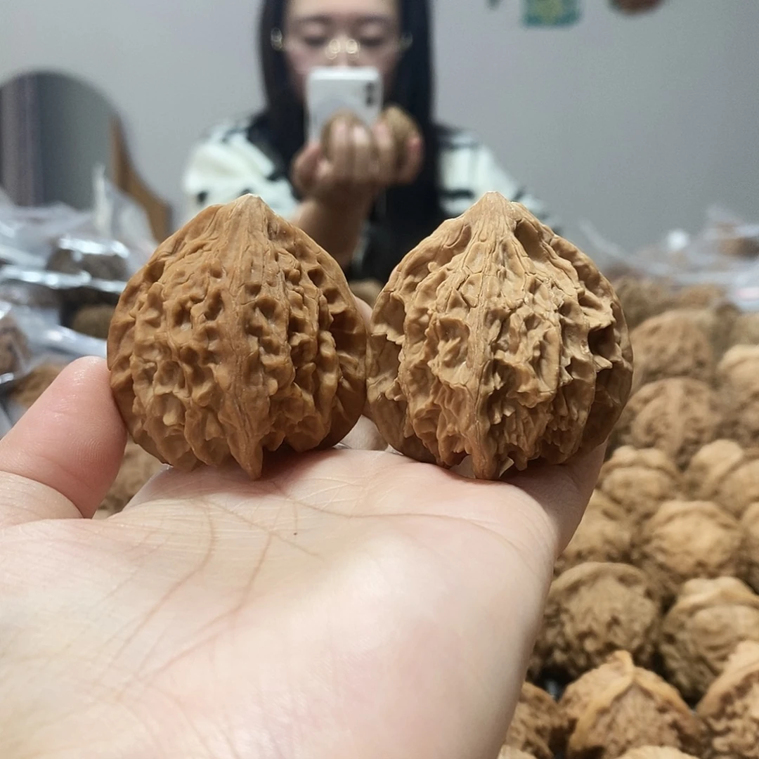 文玩核桃吊坠灯笼43返油了