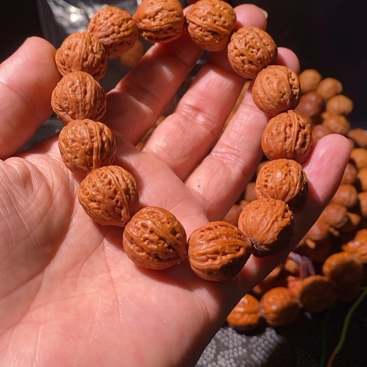 文玩核桃手串……33