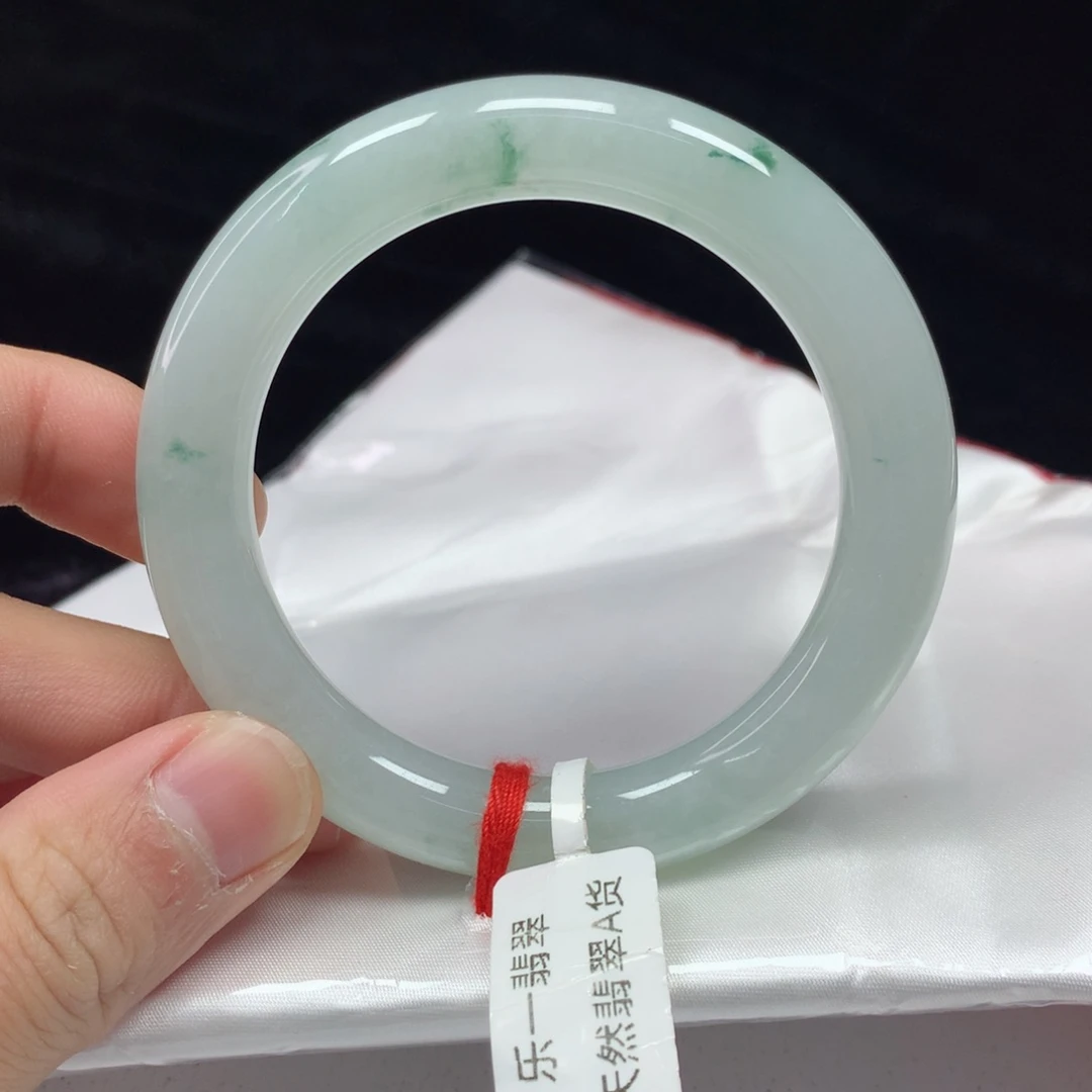 翡翠手镯（圆镯）未镶嵌53