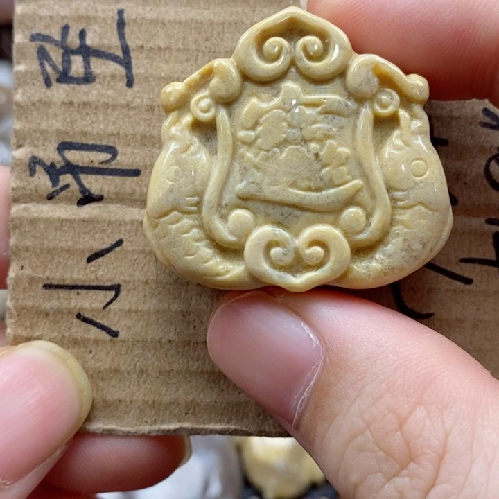 硅化珊瑚(珊瑚玉)颈饰未镶嵌