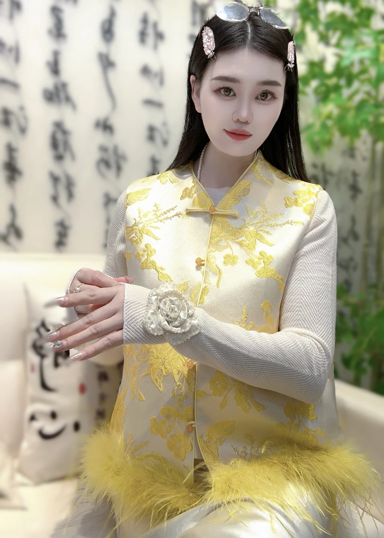 【丹妮甄选】-新中式国风牡丹盛开拼驼鸟毛提花百搭显瘦圆领马甲780