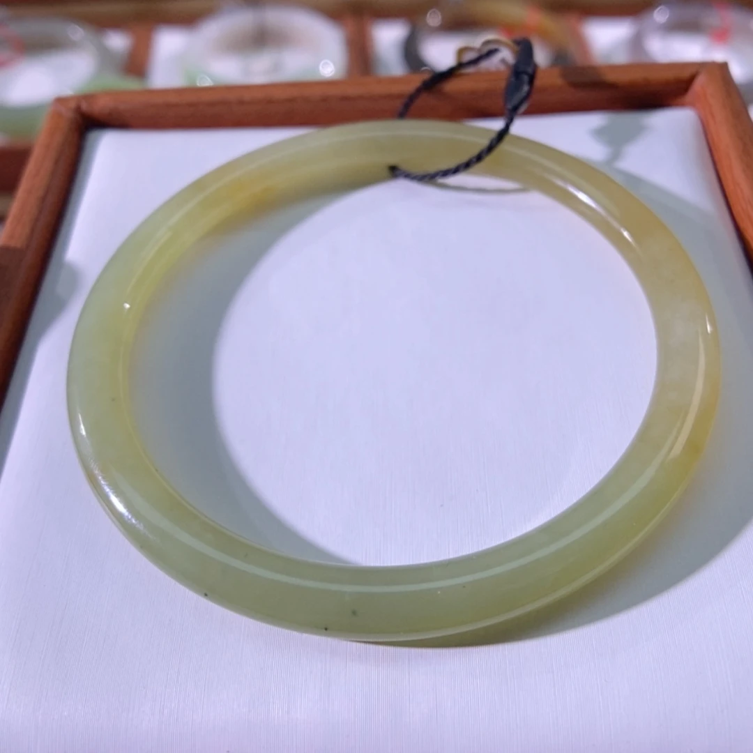 【闪购商品】未镶嵌手镯和田玉（翠青玉）