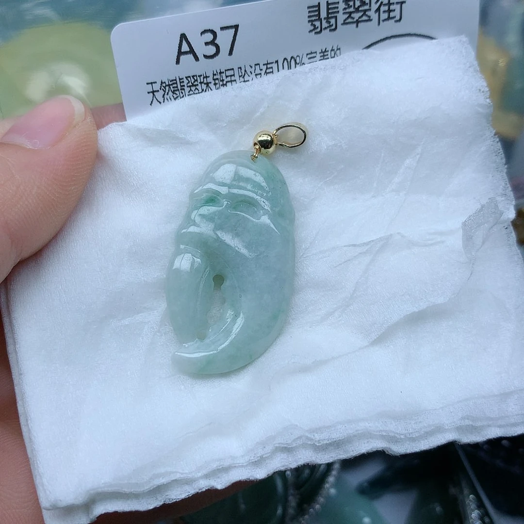 翡翠颈饰未镶嵌翡翠