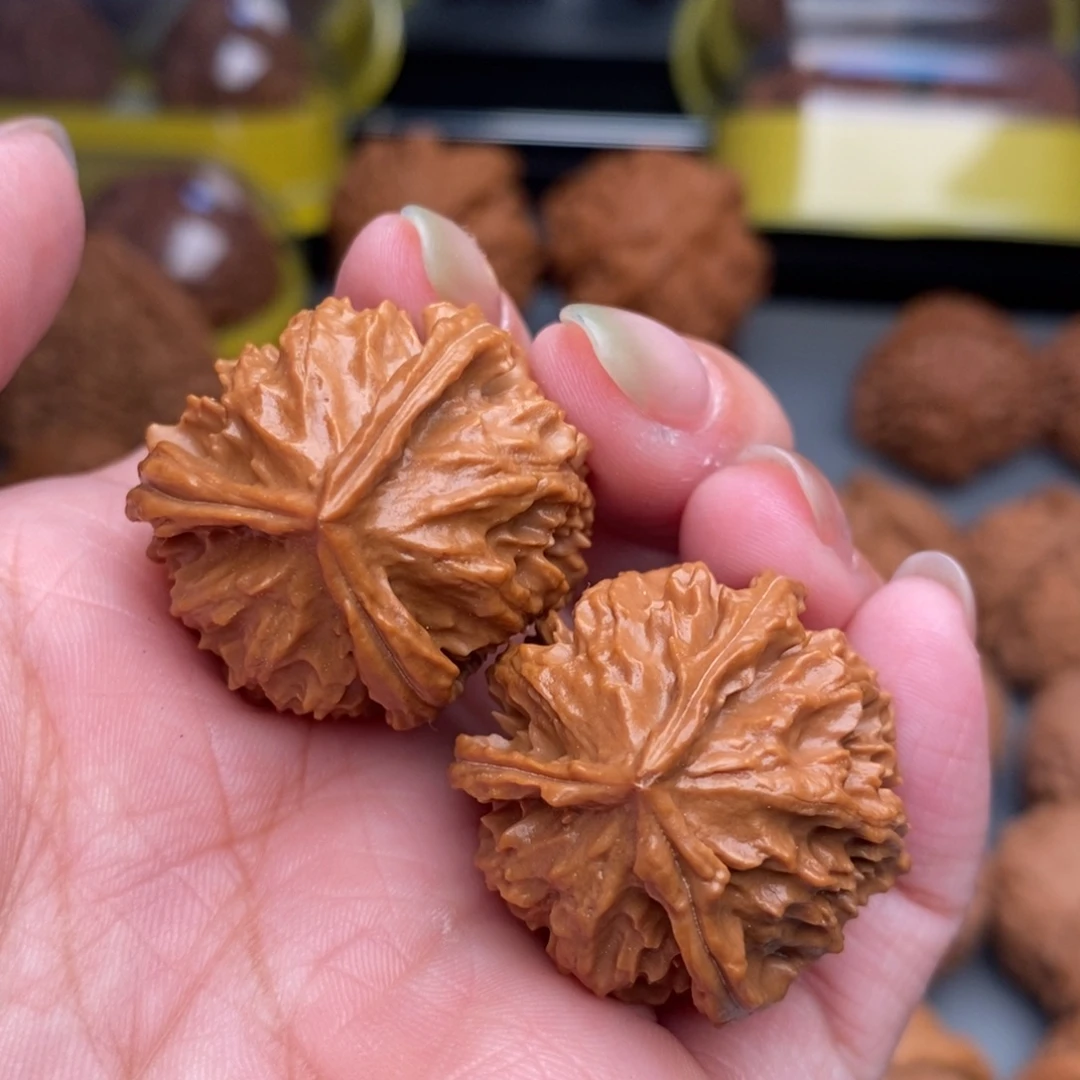 木质类文玩核桃野生三棱