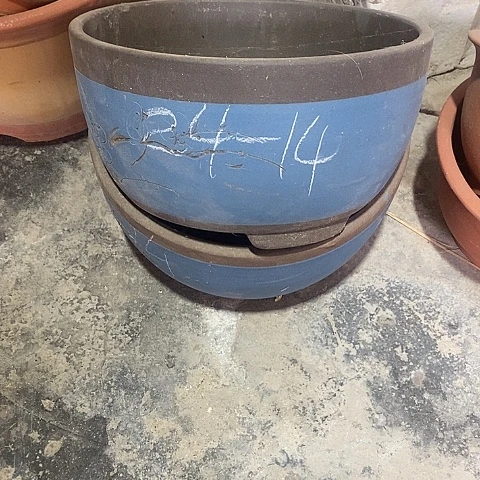 中国宜兴紫砂花盆，