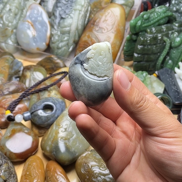 和田玉未镶嵌挂件