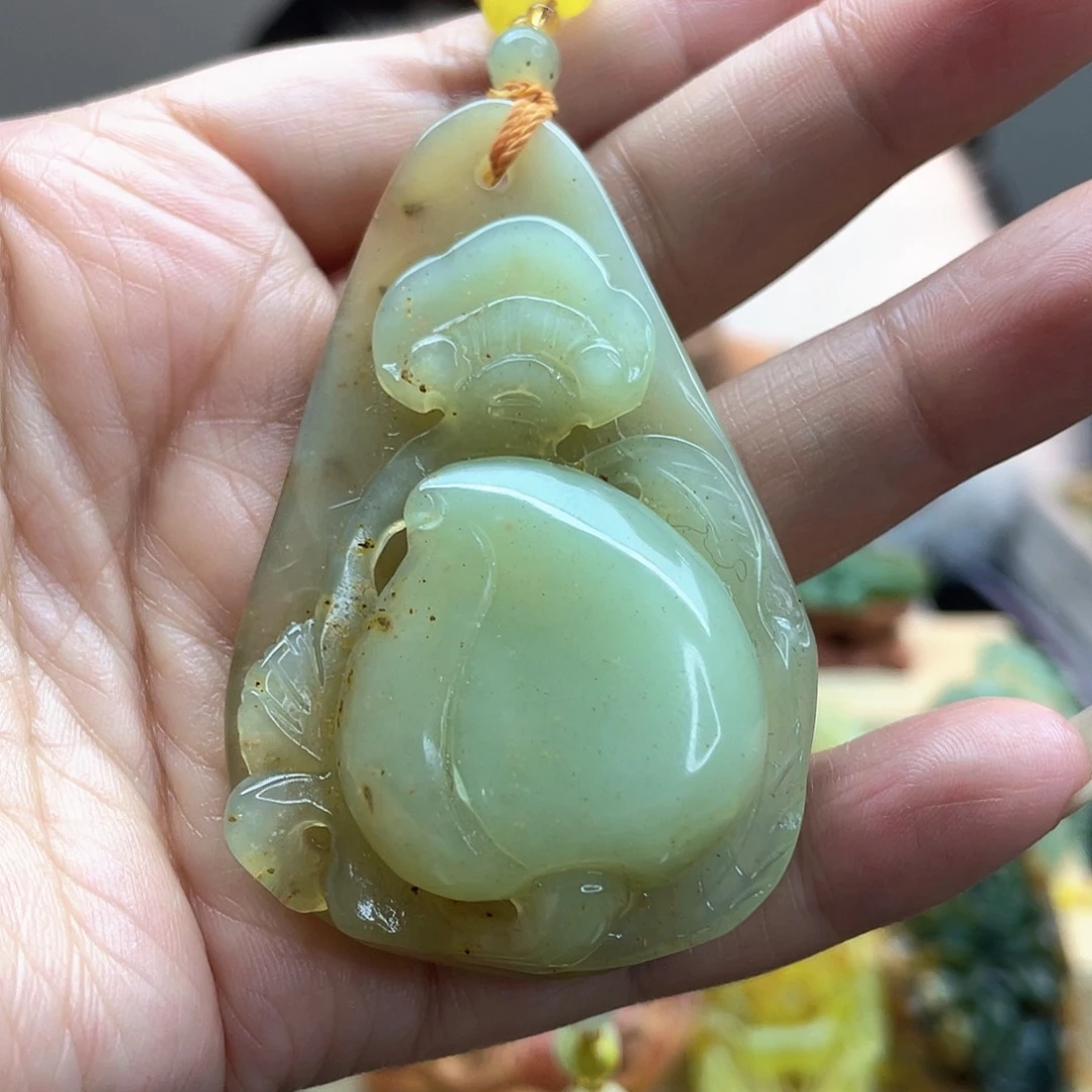 蛇纹石玉颈饰未镶嵌