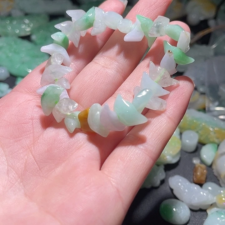 颈饰未镶嵌翡翠天