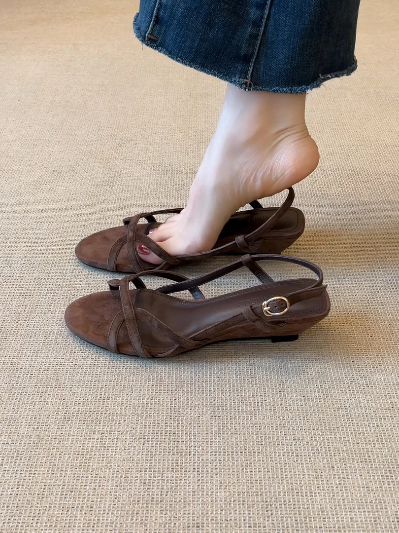 Elingjk/4cm简约复古风磨砂圆头后绊带坡跟时尚百搭露趾凉鞋
